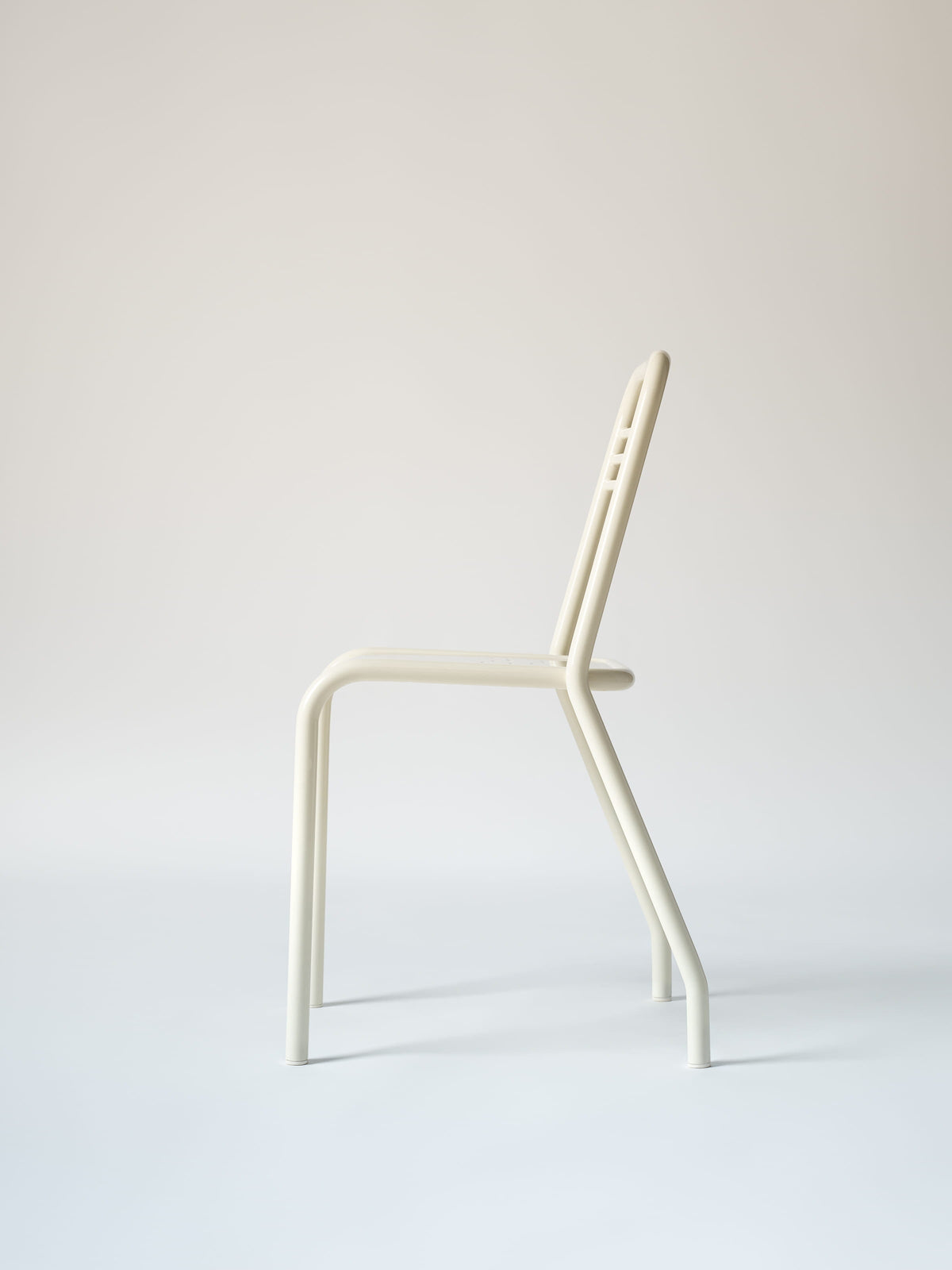 UD Chair - Pearly White