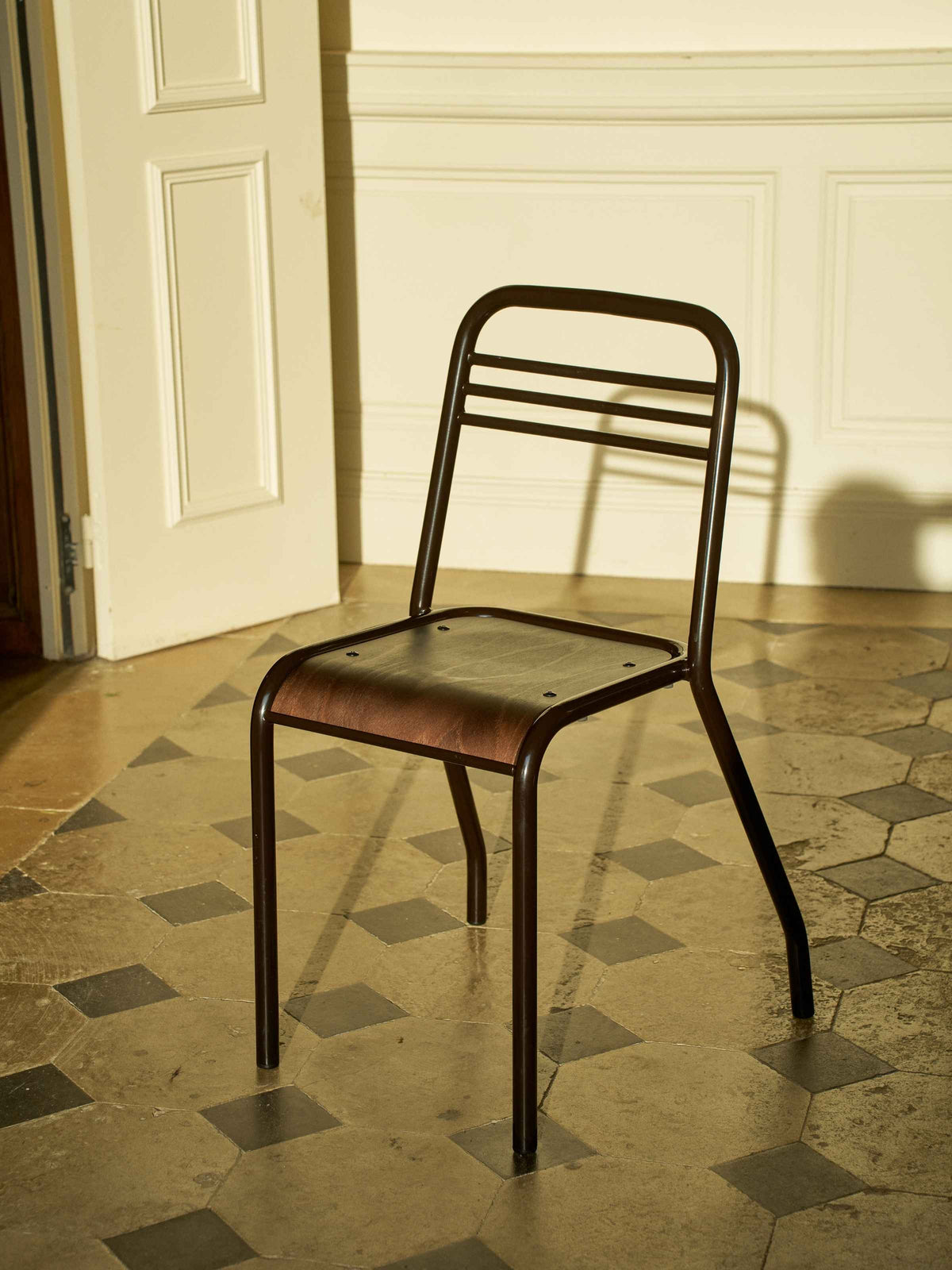 UD wood seat Chair - Dark Black