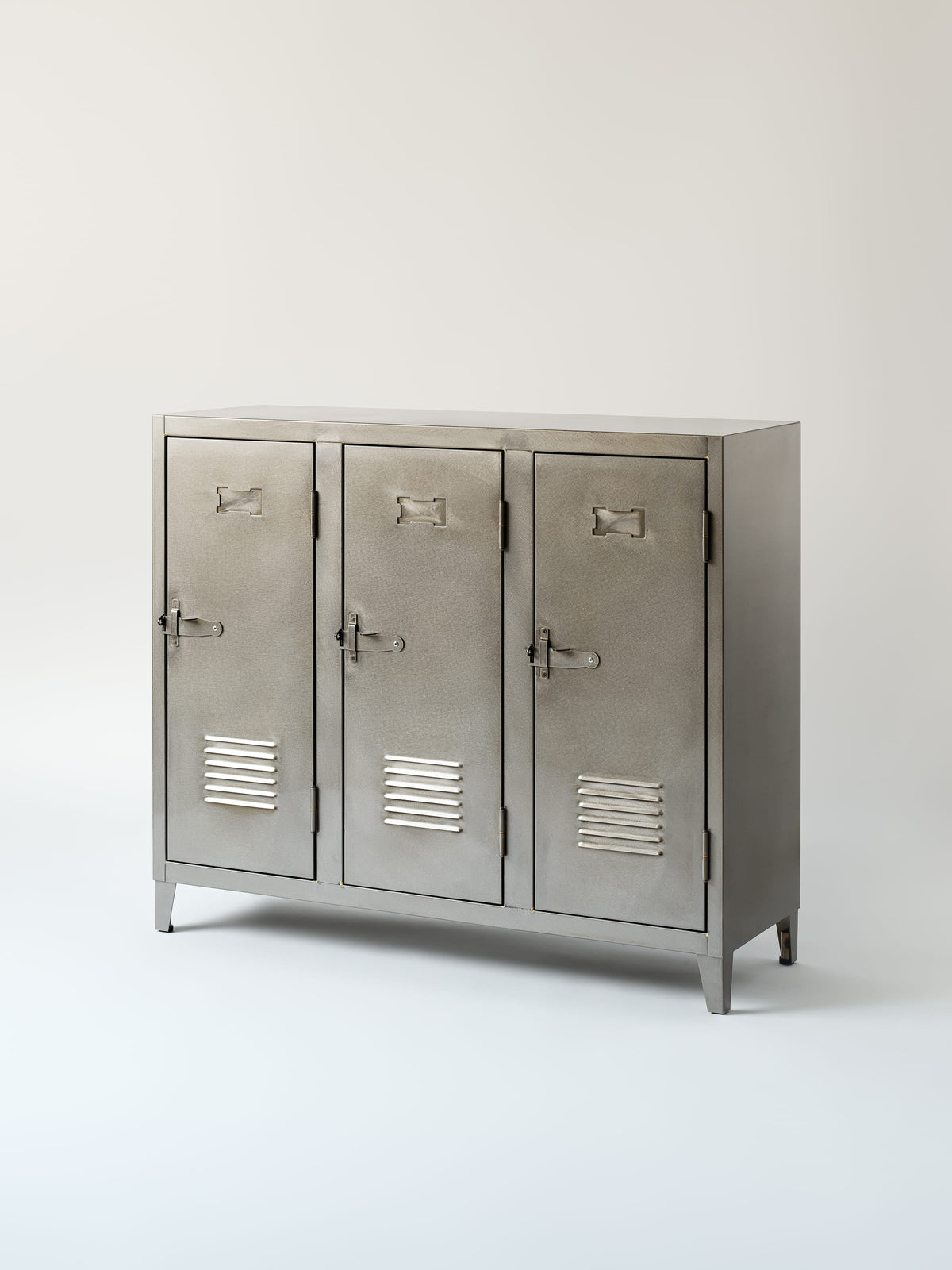 Low Locker B3 - Raw Varnished