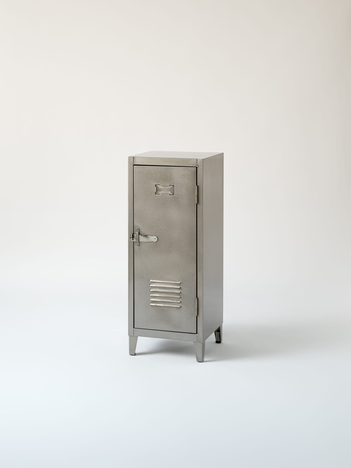 Low Locker B1 - Raw Varnished