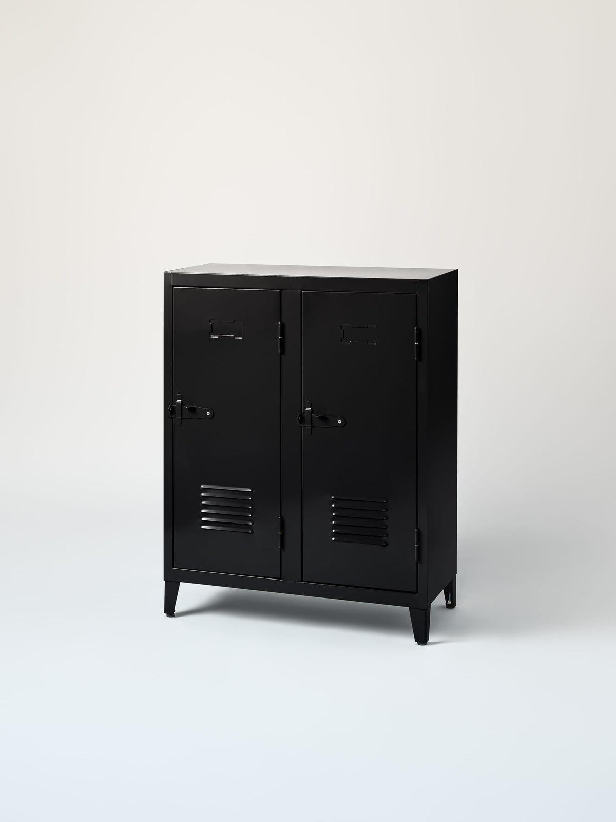 Low Locker B2 - Dark Black