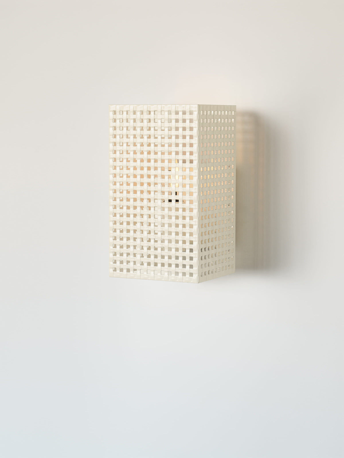Tressé Indoor Wall Light - Pearly White
