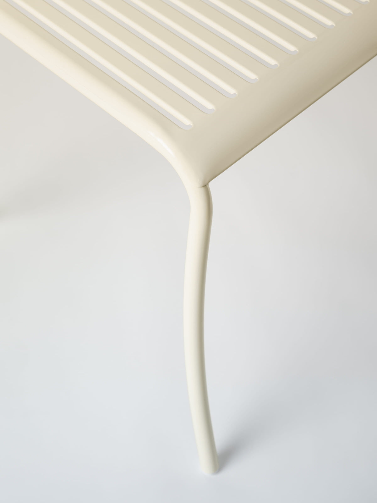 Patio with backrest Bench - Pearly White