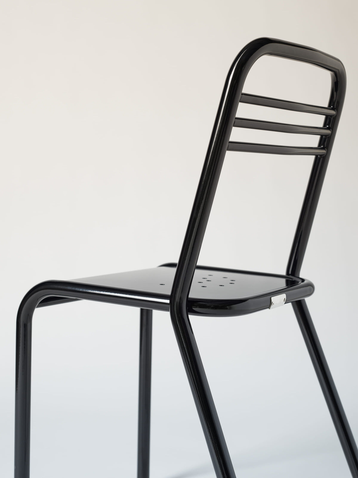 UD Chair - Dark Black
