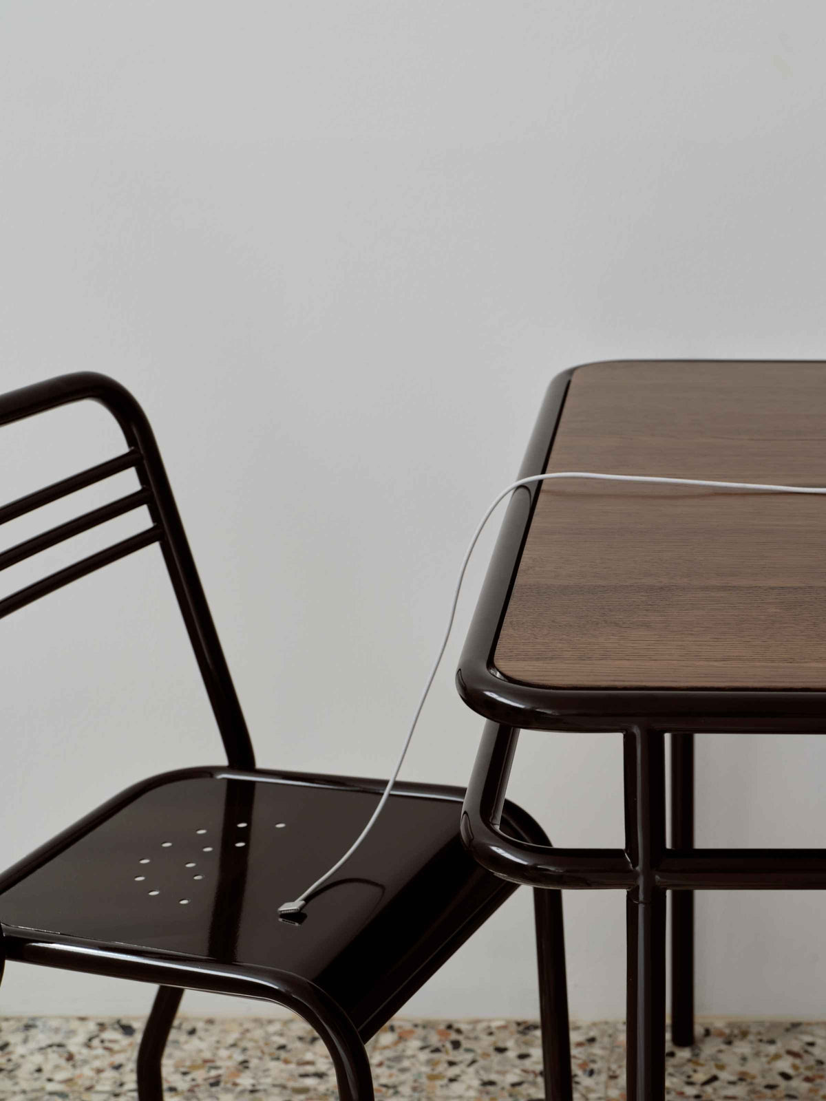 UD 180x90 / walnut-stained oak top Table - Brown Black