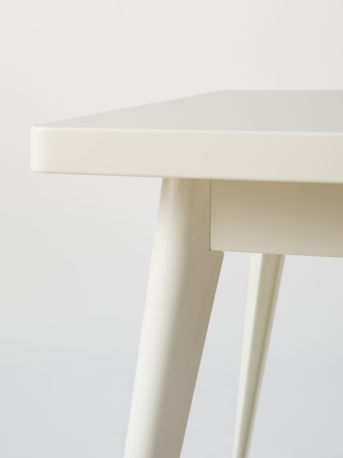 55 70x70 / metal top Café Table - Grey Beige