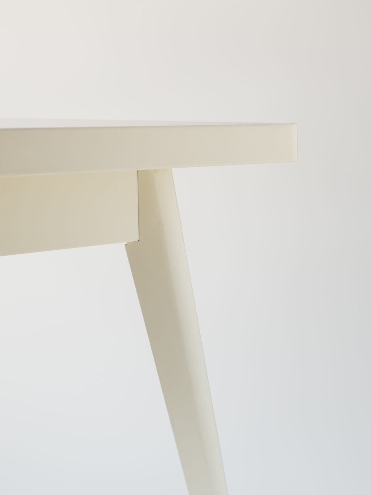 55 70x70 / metal top Café Table - Dark Black