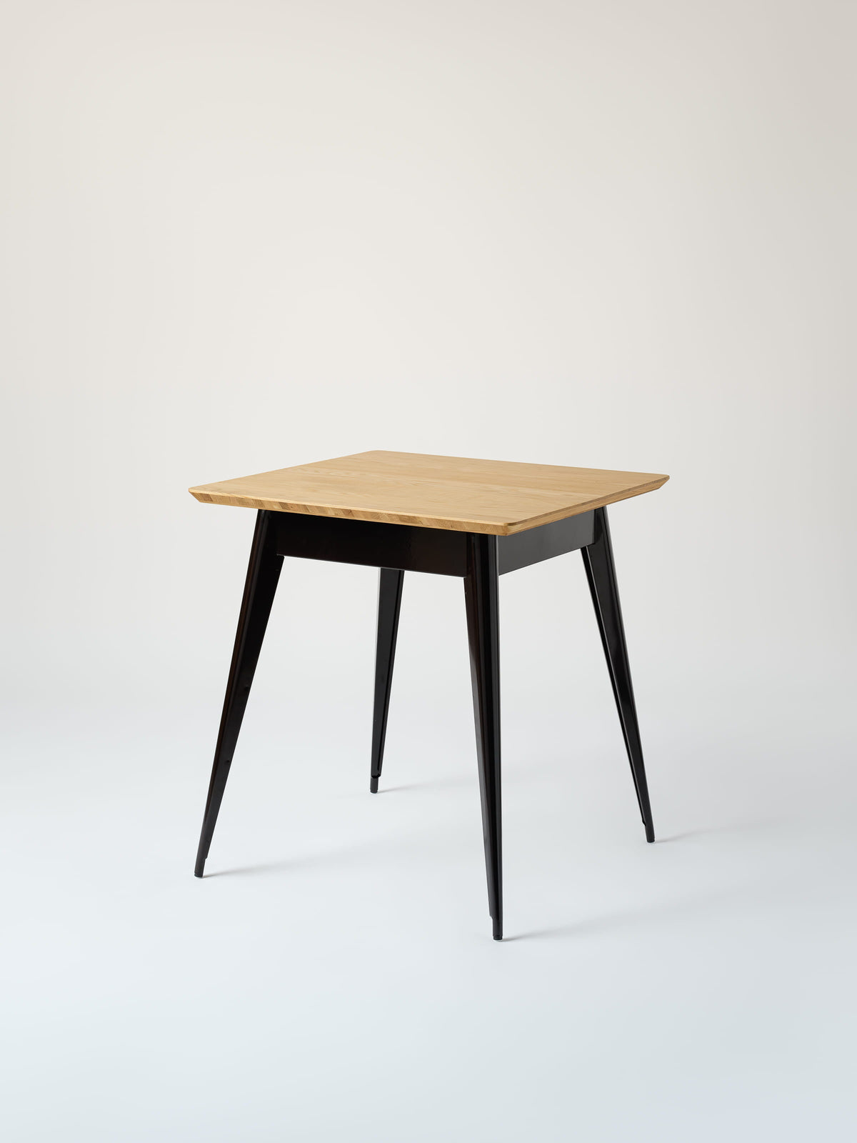 55 70x70 / natural oak top Café Table - Dark Black