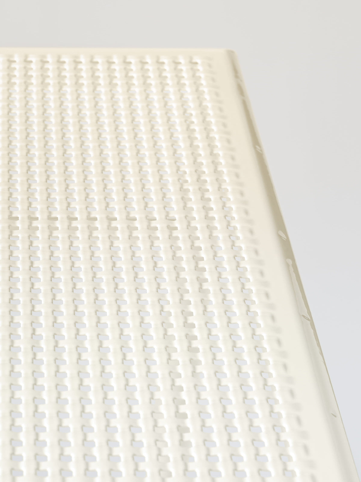 Tressée 60x60 Café Table - Pearly White