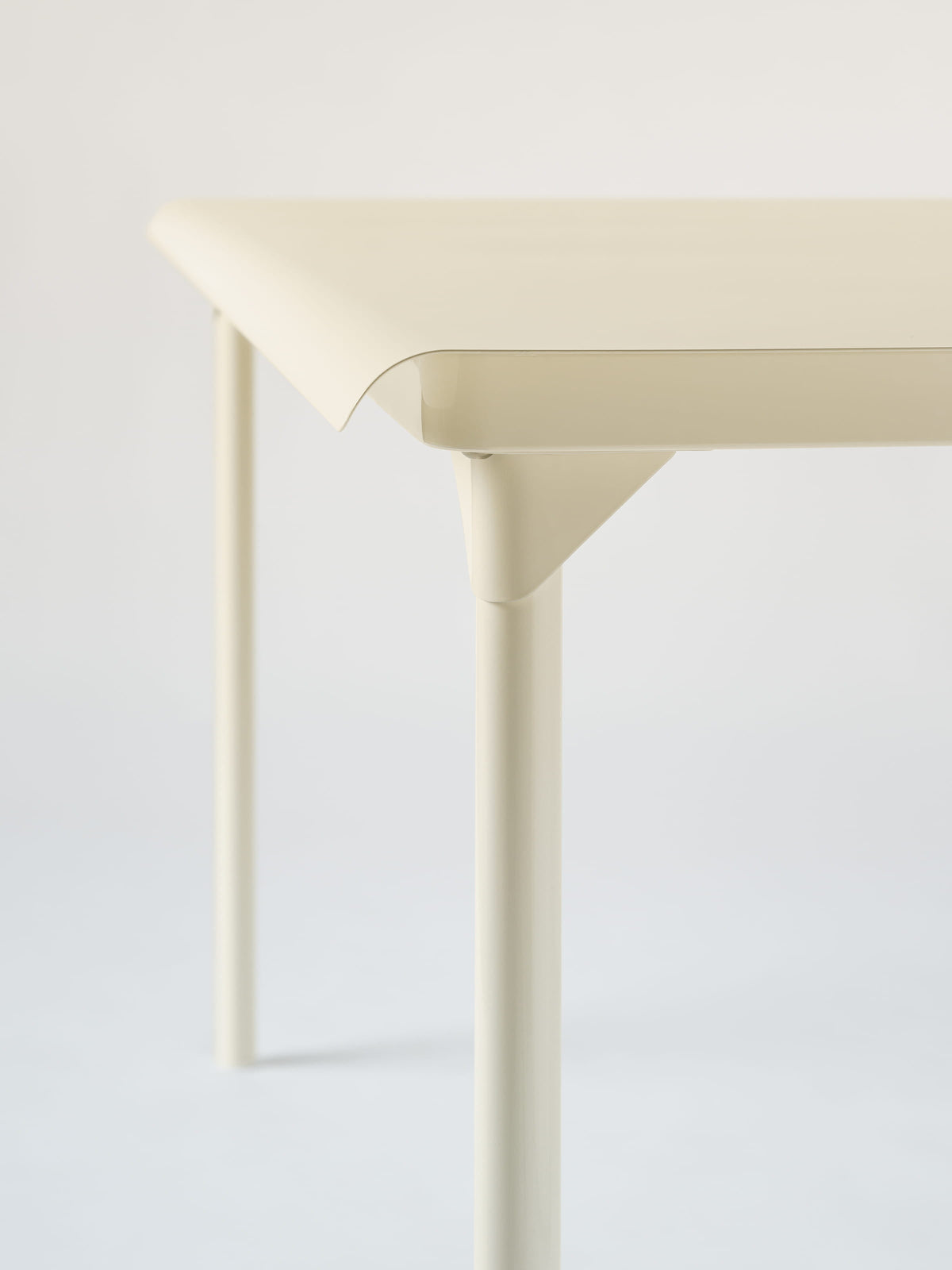 Patio 140x80 Table - Pearly White