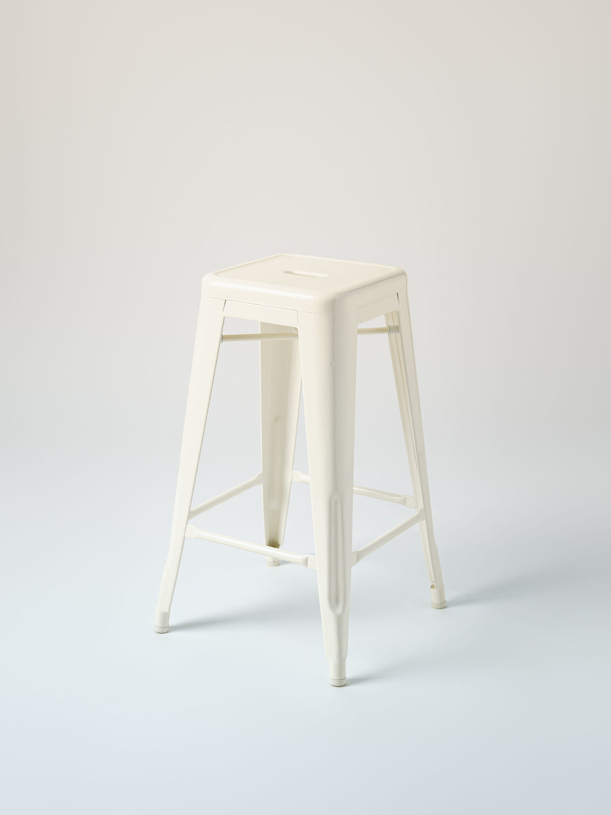 H65 Stool - Pearly White