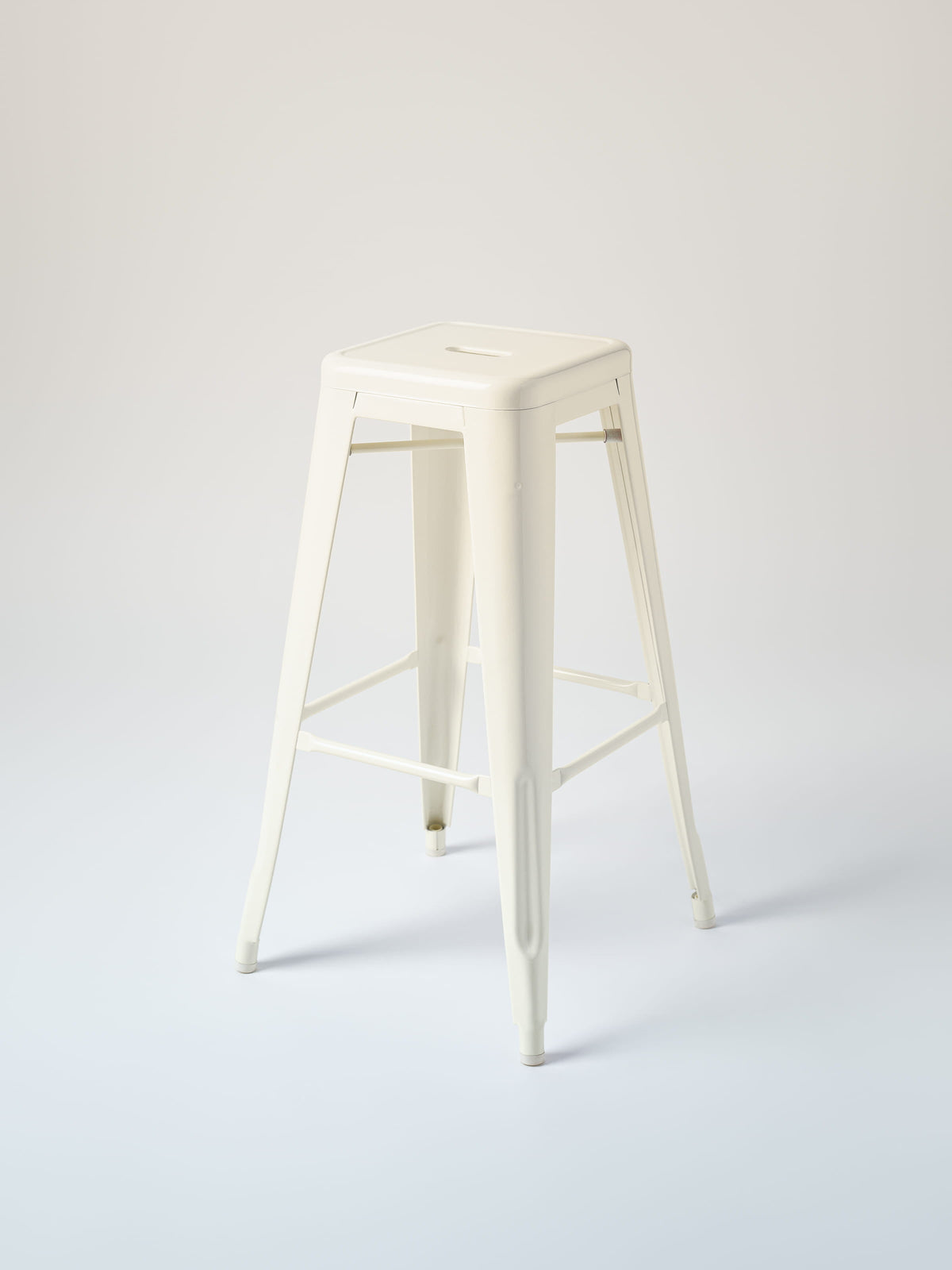 H75 Stool - Pearly White